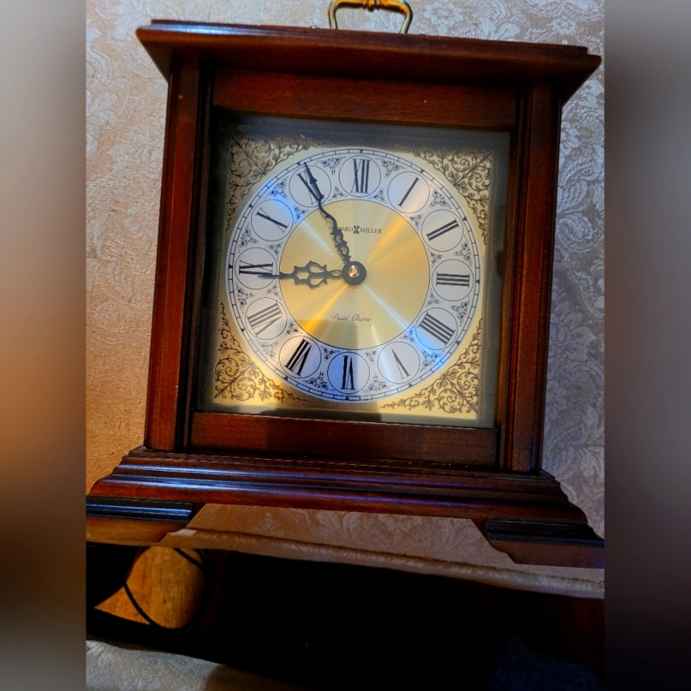 Vintage Howard Miller  Mantel Clock